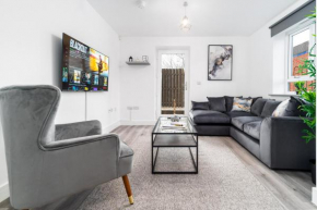 Two Bedroom Apartment - Balcony - Secure Parking - Smart TV - Wifi - Netflix - 3MC